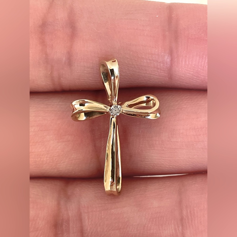 10K Gold  Moissanite Cross Pendant